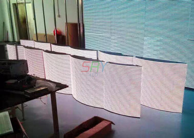 Chine La haute définition d'intérieur adaptée aux besoins du client incurvée a mené le panneau d'affichage 1R1G1B P6 de moniteur fournisseur