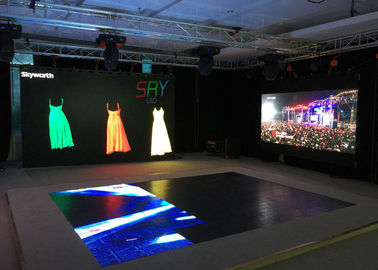 PH4.81 sans couture a mené les écrans électroniques de la publicité de panneau visuel pour le défilé de mode extérieur fournisseur
